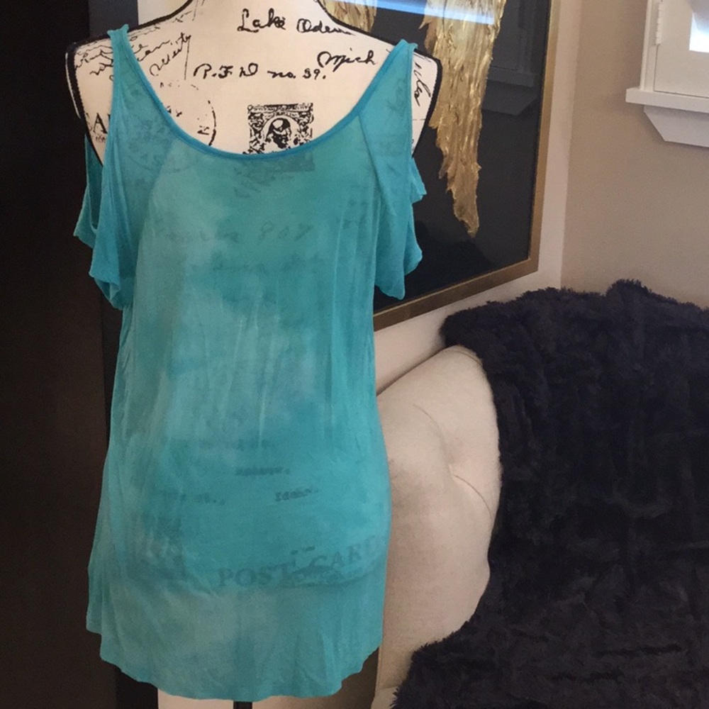 Guess Cold Shoulder Top - Picture 3 of 4